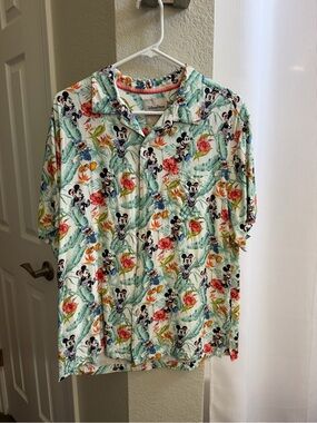 Tommy Bahama Disney Mickey Mouse Tropical Print Short-Sleeve Shirt Medium